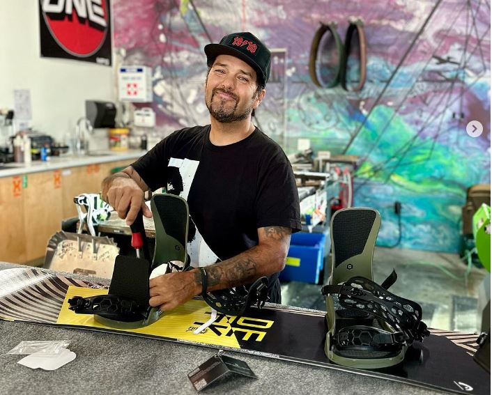 Wave Rave Mammoth Rentals & Services – Wave Rave Snowboard Shop